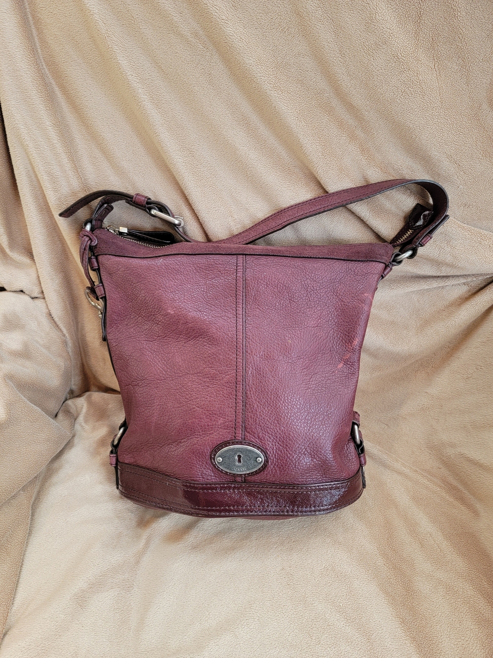 Women's Fossel Leather Shoulder Bag in Burgundy